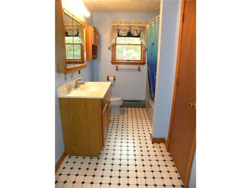 646 Quaker Ridge Road Leeds, ME 04263 - Photo 20 of 20 Bathroom.