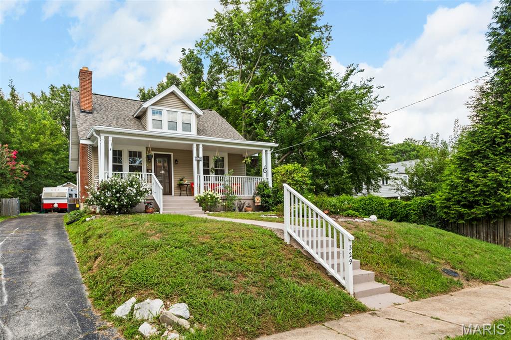 329 Stark Court Webster Groves, MO 63119 - Photo 2 of 63 Gallery Image 2