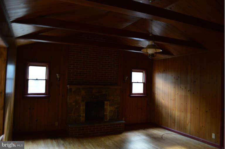 3112 Kaetzel Road Rohrersville, MD 21779 - Photo 19 of 30 Living Room