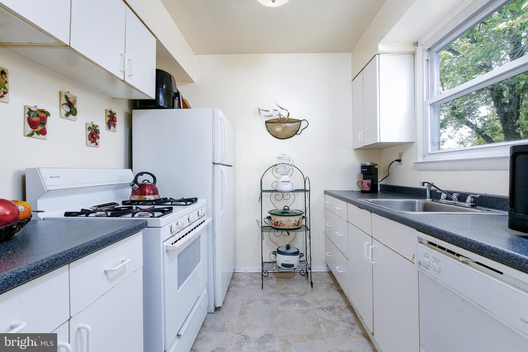 718 Templecliff Road Baltimore, MD 21208 - Photo 11 of 23