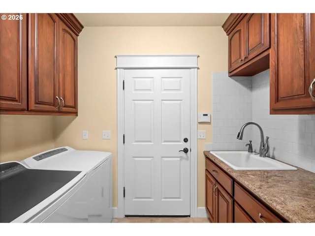 $900,000 | 18800 Southwest Longacre Street, Beaverton, OR 97003