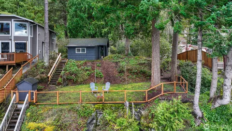 $990,000 | 2562 Lake Whatcom Boulevard, Bellingham, WA 98229