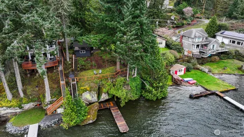 $990,000 | 2562 Lake Whatcom Boulevard, Bellingham, WA 98229