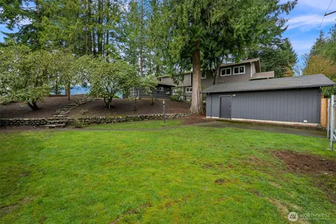 $990,000 | 2562 Lake Whatcom Boulevard, Bellingham, WA 98229