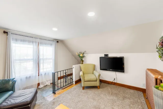$1,995 | 2707 Garfield Avenue, Unit 3, Minneapolis, MN 55408