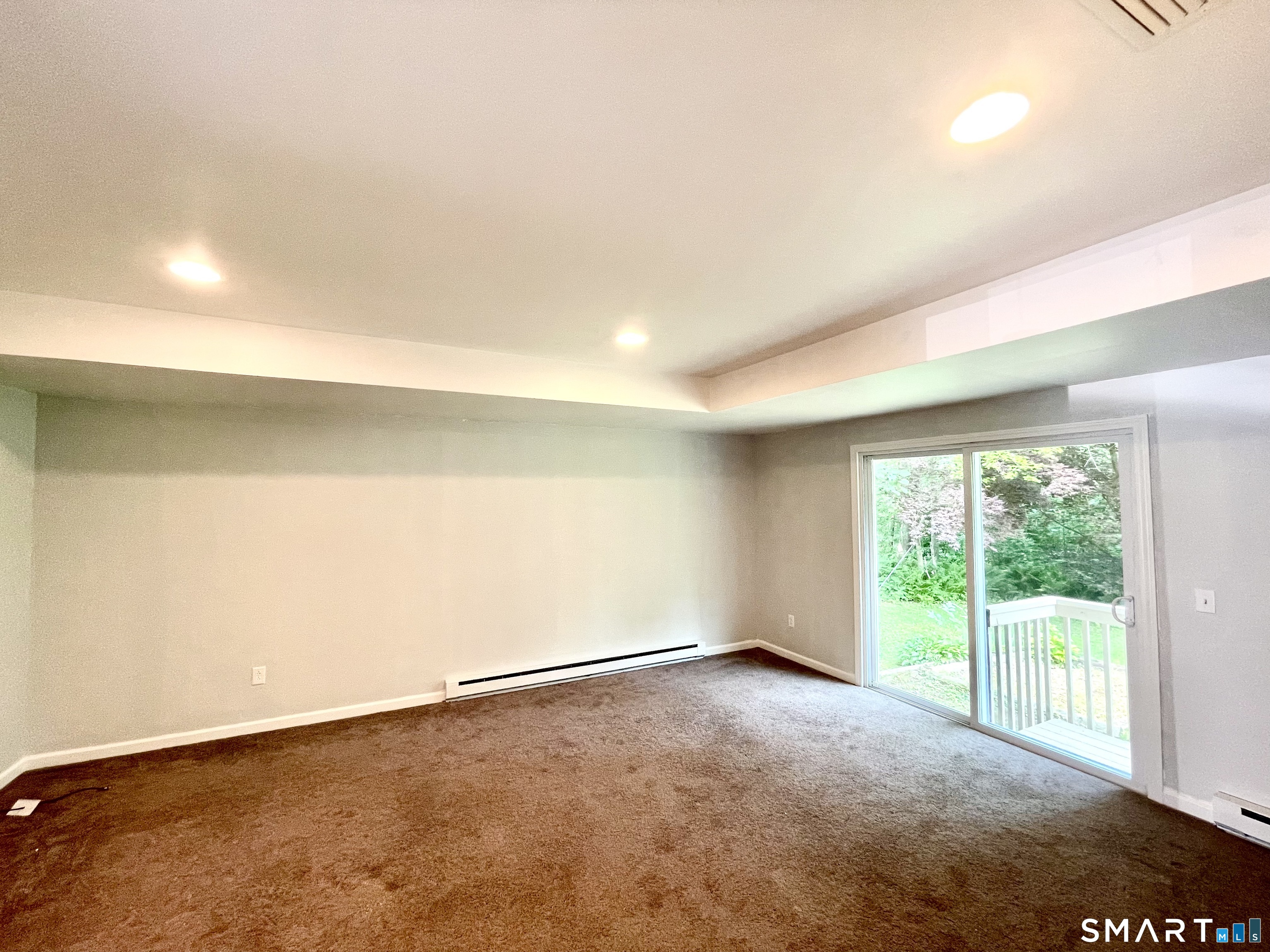 35 Woodmont Road West Hartford, CT 06117 - Photo 11 of 29