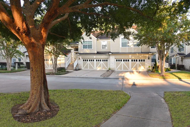 $1,950 | 13600 Breton Ridge Street, Unit 4B, Houston, TX 77070