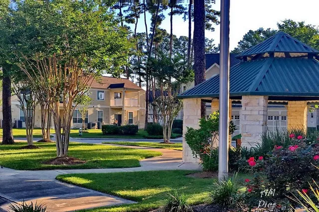 $1,950 | 13600 Breton Ridge Street, Unit 4B, Houston, TX 77070