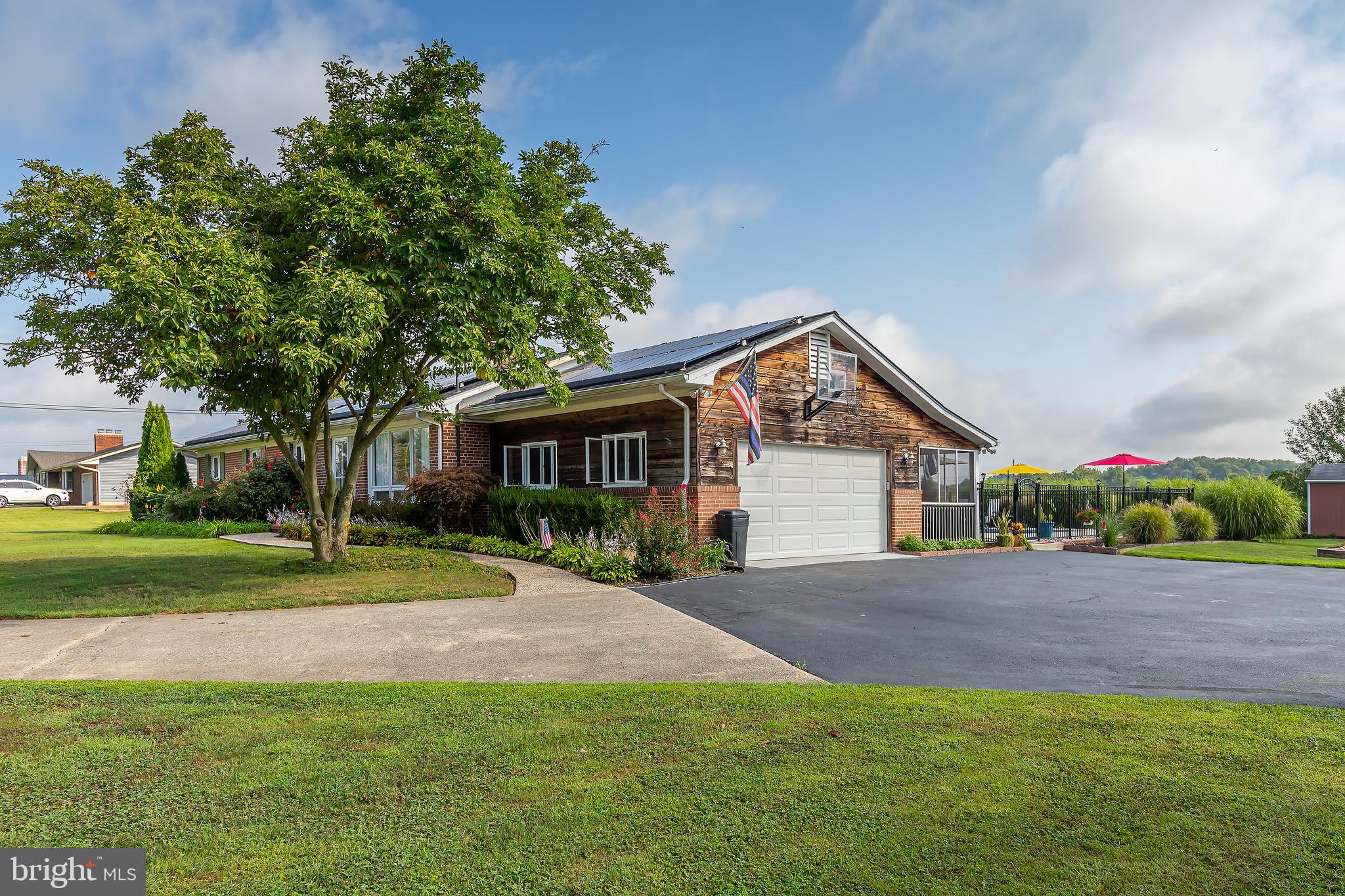 78 Fox Road Pilesgrove, NJ 08098 - Photo 2 of 24 2 Car Side Entry Garage