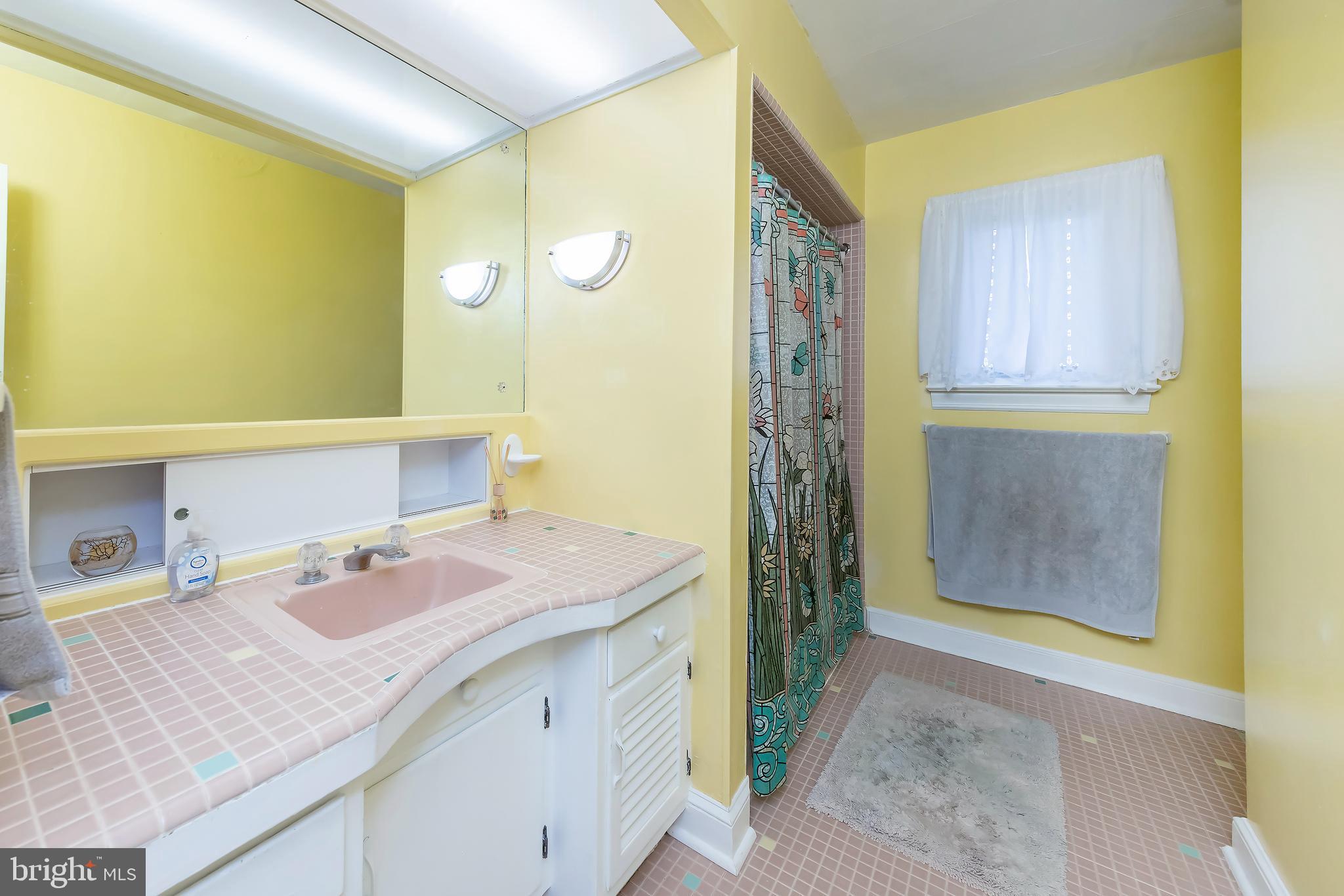 78 Fox Road Pilesgrove, NJ 08098 - Photo 14 of 24 Hall Bath