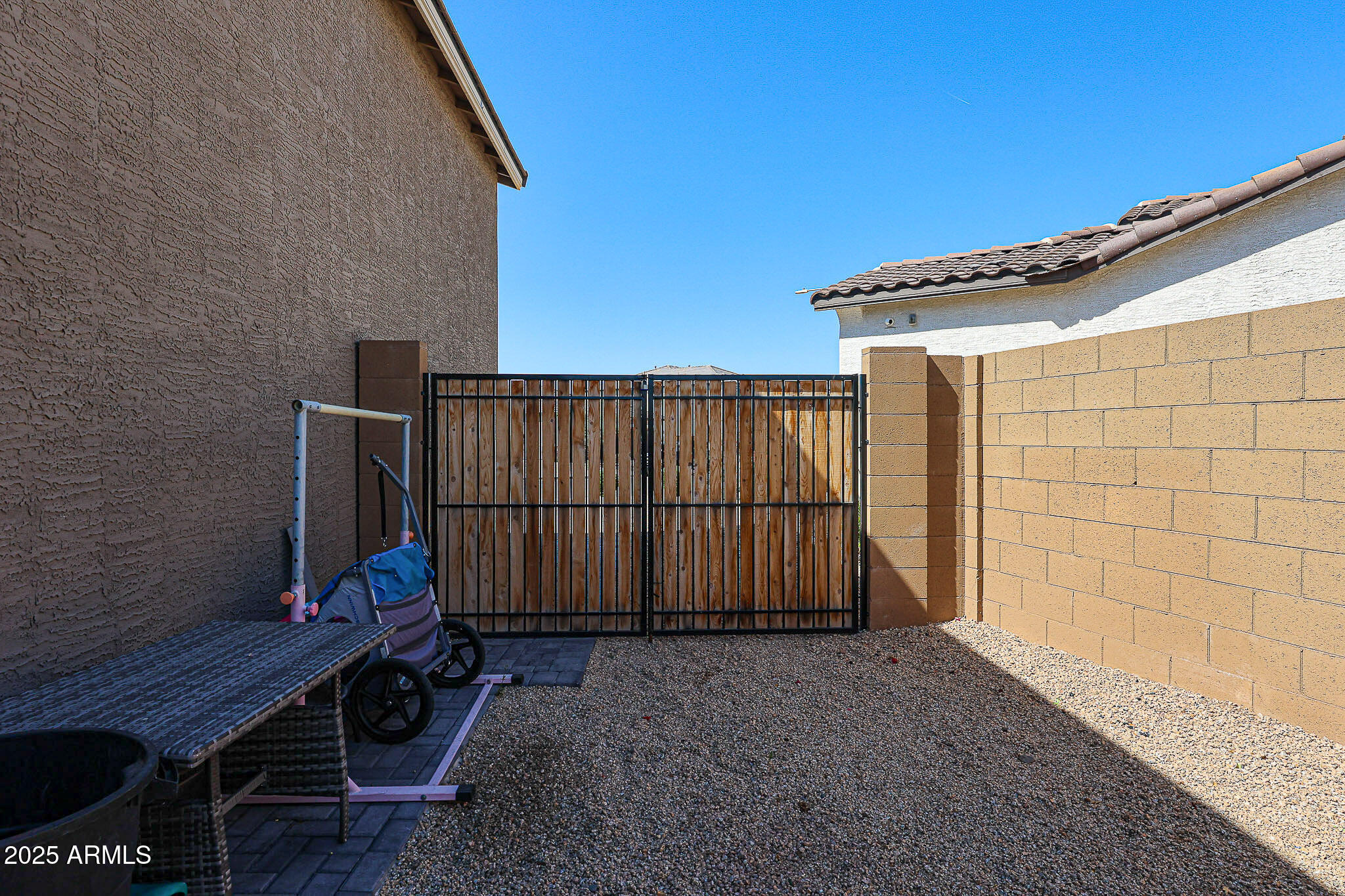 3907 South 75th Drive Phoenix, AZ 85043 - Photo 43 of 49 a view of backyard with tub