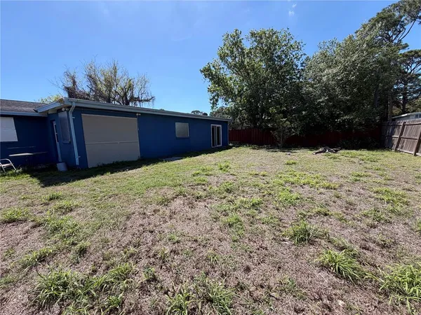 $2,550 | 3965 Corona Lane, Sarasota, FL 34232