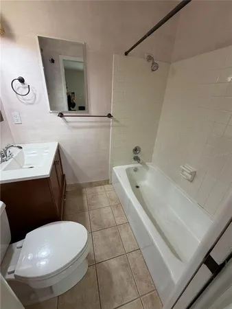 $2,550 | 3965 Corona Lane, Sarasota, FL 34232