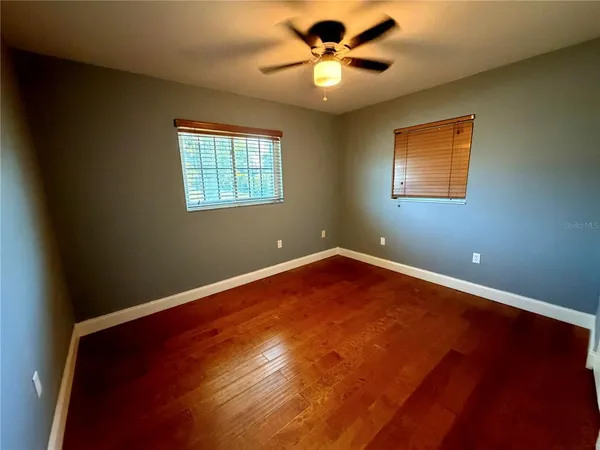 $2,550 | 3965 Corona Lane, Sarasota, FL 34232