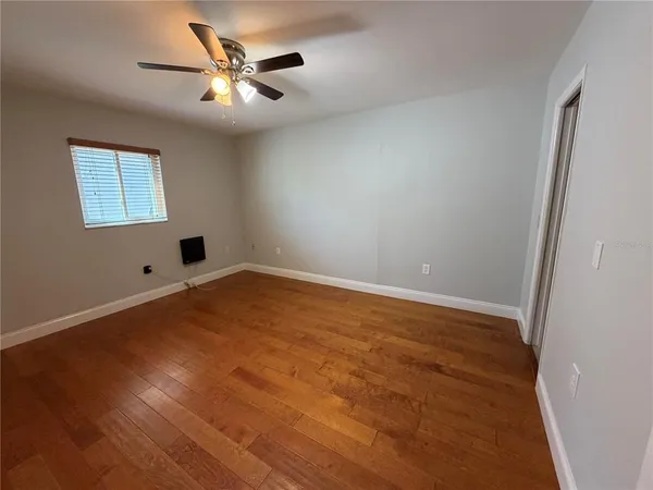 $2,550 | 3965 Corona Lane, Sarasota, FL 34232