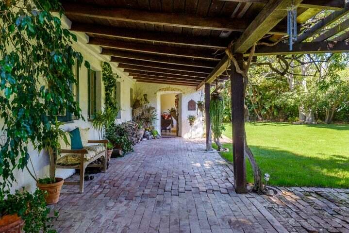 1100 Mesa Road Montecito, CA 93108 - Photo 3 of 20 3 Front Entry
