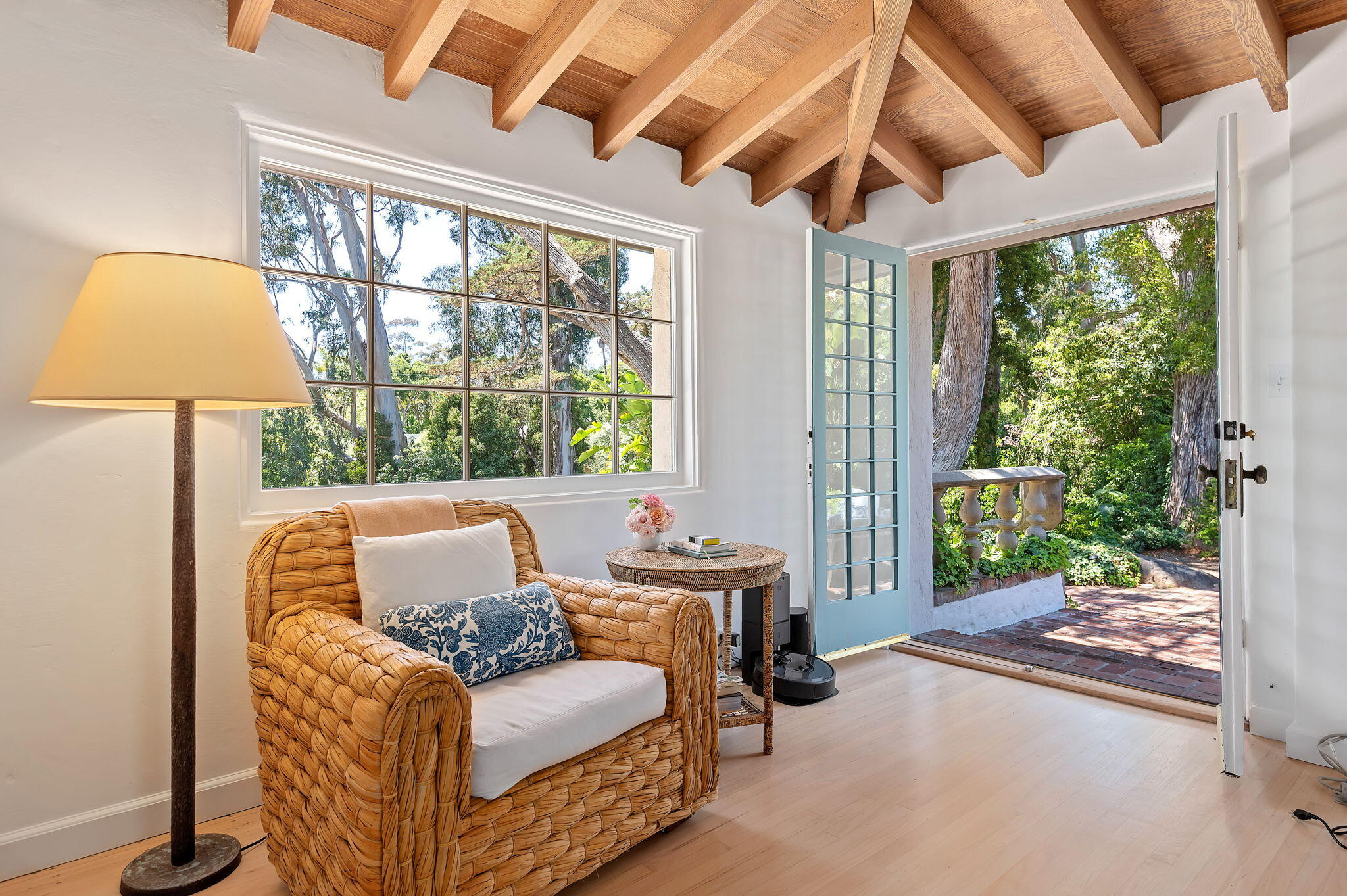 1100 Mesa Road Montecito, CA 93108 - Photo 6 of 20 3 Living Room