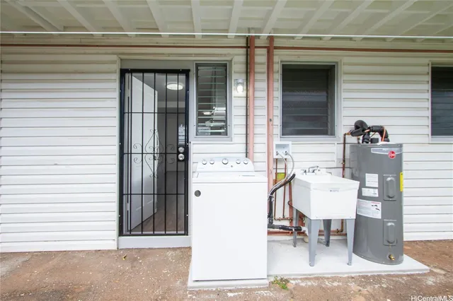 $1,600 | 98-087 Lokowai Place, Unit 2, Aiea, HI 96701