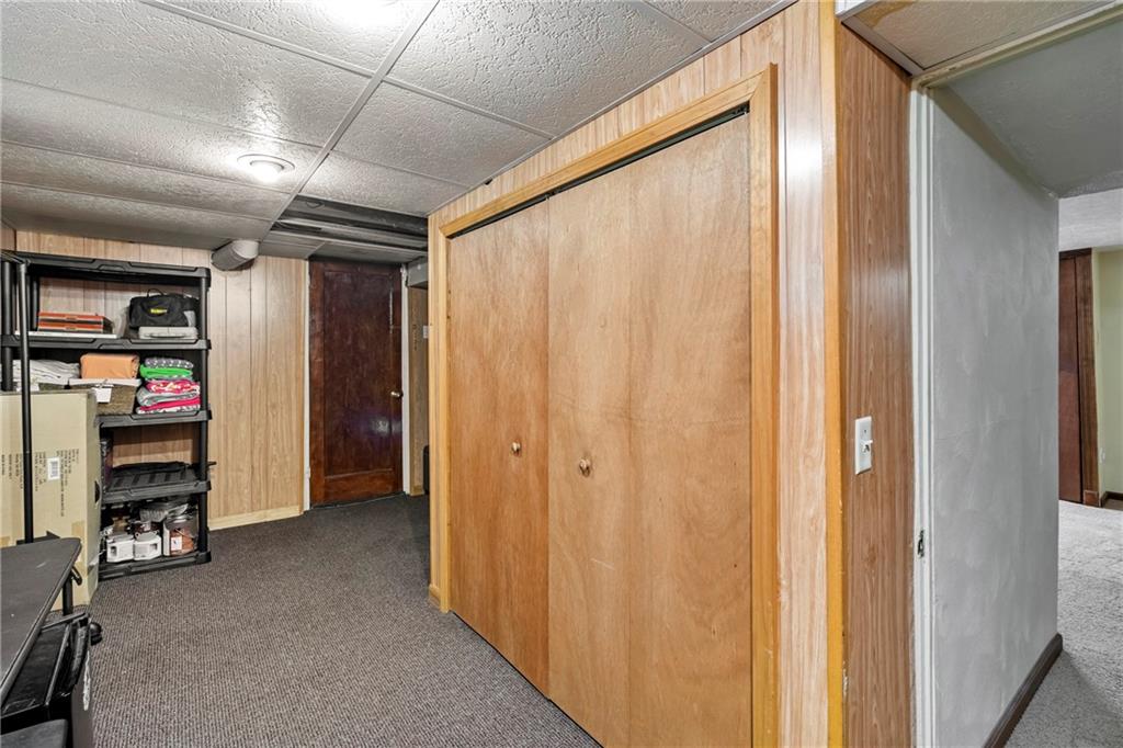 459 East Garden Road Pittsburgh, PA 15227 - Photo 26 of 35 a view of a hallway with closet