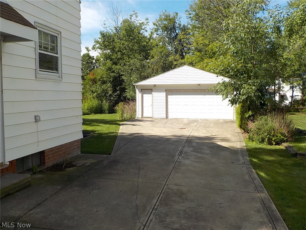 1500 Lyndhurst Road Lyndhurst, OH 44124 - Photo 2 of 13 Gallery Image 2