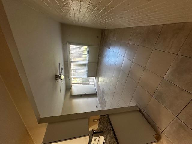 411 West Colter Street, Unit A Phoenix, AZ 85013 - Photo 3 of 7 a room with window
