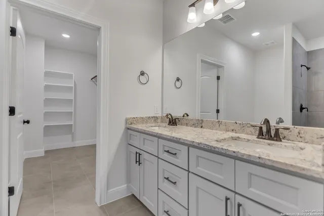 $2,550 | 600 Park Circle, Hondo, TX 78861