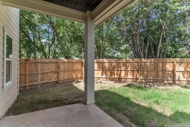 $2,550 | 600 Park Circle, Hondo, TX 78861