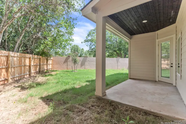 $2,550 | 600 Park Circle, Hondo, TX 78861
