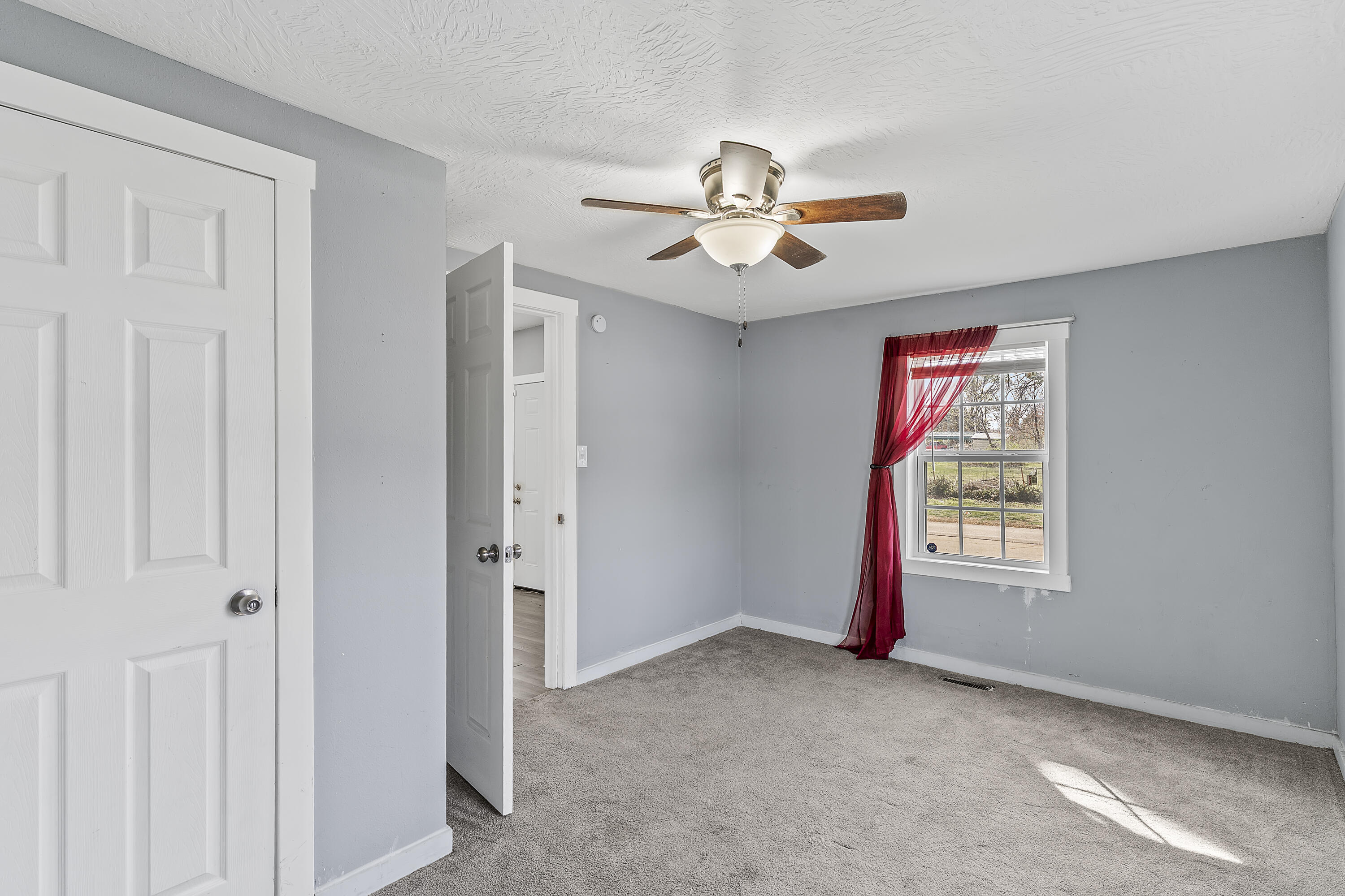 2517 West Phelps Street Springfield, MO 65802 - Photo 21 of 28 2517 W Phelps-20