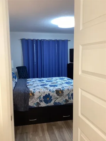 a view of livingroom with furniture