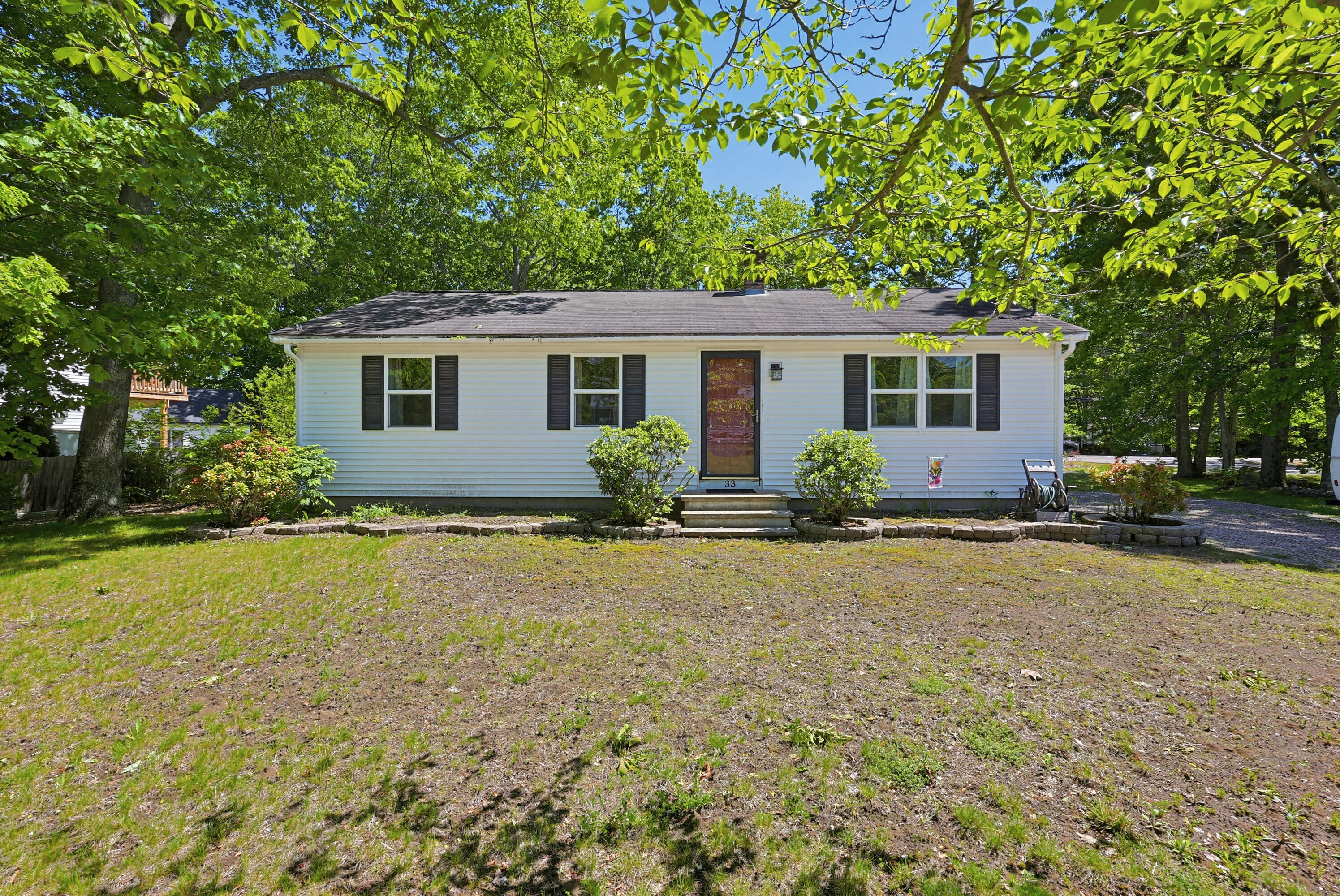 33 Devotion Avenue Sanford, ME 04073 - Photo 3 of 28 IMG_1397