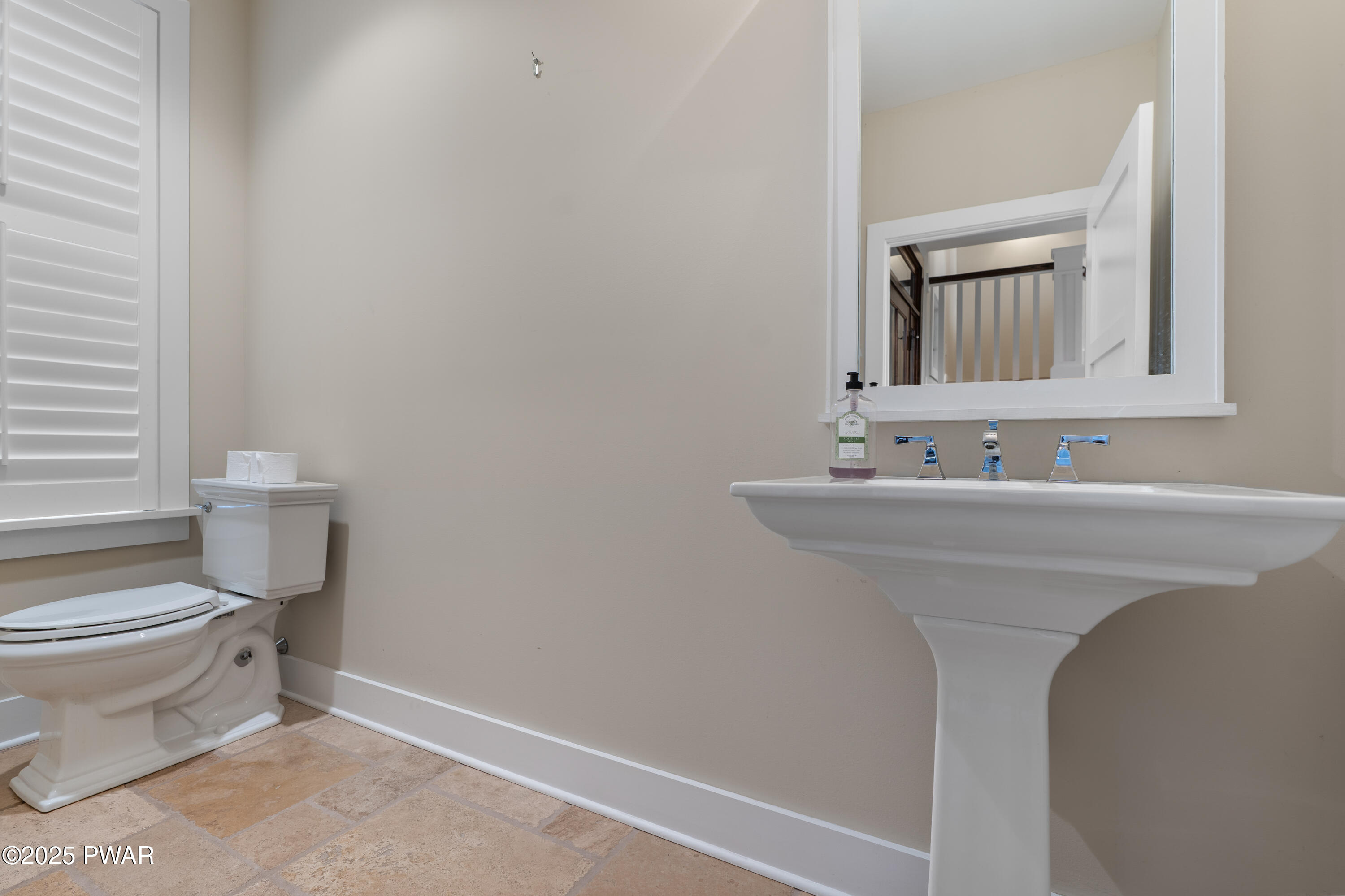109 Paupack Road Greentown, PA 18426 - Photo 22 of 64 Main Level Half Bath