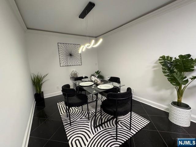 1203 River Road, Unit 19K Edgewater, NJ 07020 - Photo 5 of 19 a living room with furniture and a potted plant