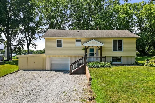 $249,900 | 605 South Westview Street, Richmond, MO 64085