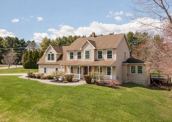 $889,000 | 4 Memory Lane, Scarborough, ME 04074