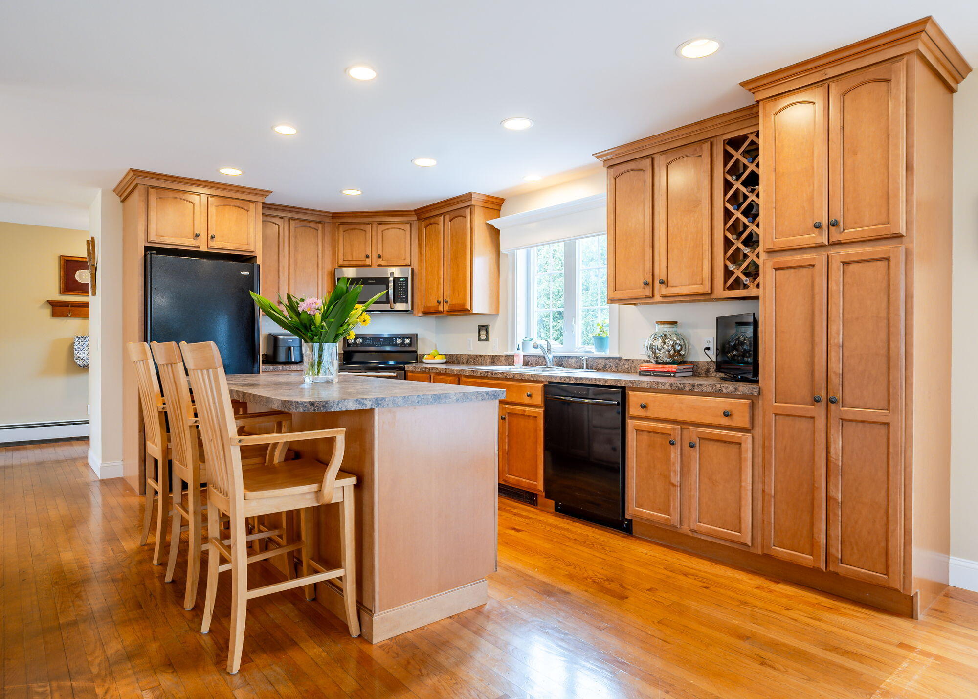 4 Memory Lane Scarborough, ME 04074 - Photo 17 of 64 Kitchen