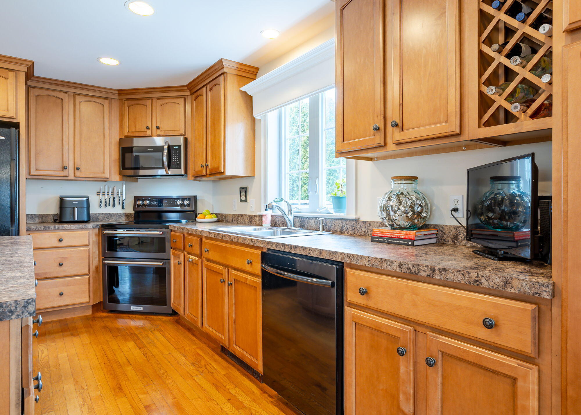 4 Memory Lane Scarborough, ME 04074 - Photo 18 of 64 Kitchen
