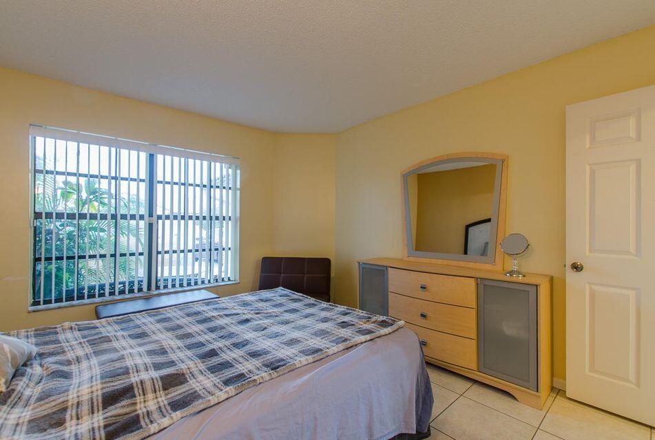 418 Buttonwood Place Boca Raton, FL 33431 - Photo 11 of 19 20190503201217556220000000-o