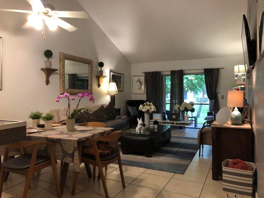 418 Buttonwood Place Boca Raton, FL 33431 - Photo 2 of 19 20190503201400914837000000-o