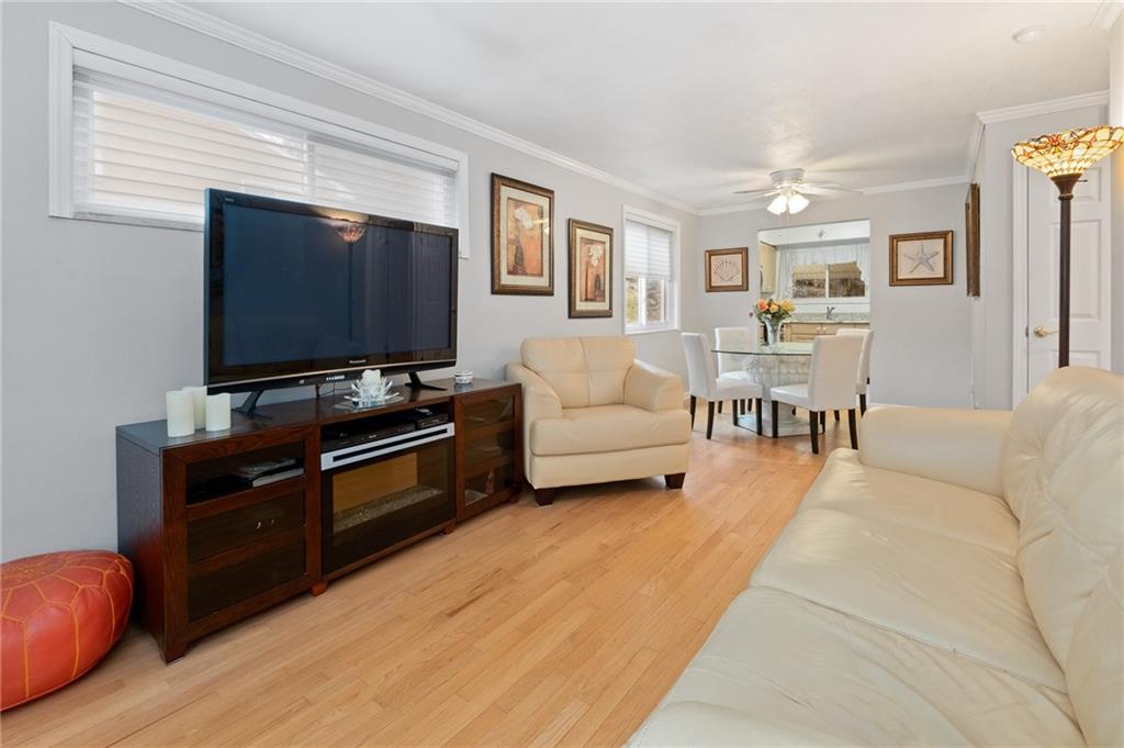 1532 Rutherford Avenue Pittsburgh, PA 15216 - Photo 4 of 36 Plenty Of Room To Relax And Unwind
