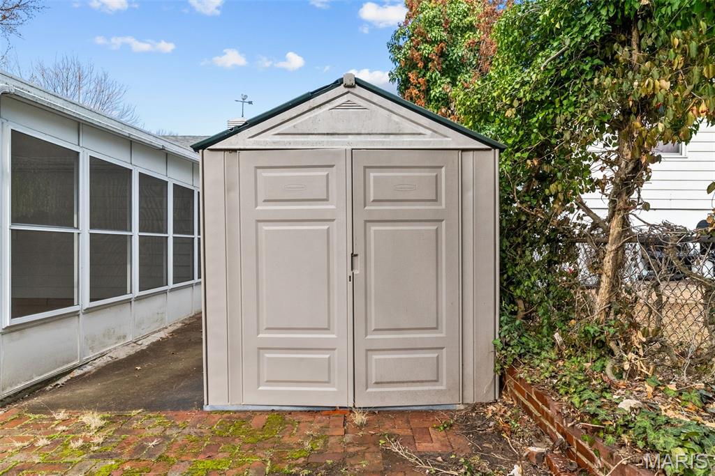 2668 Midland Ridge Drive St. Louis, MO 63114 - Photo 12 of 62