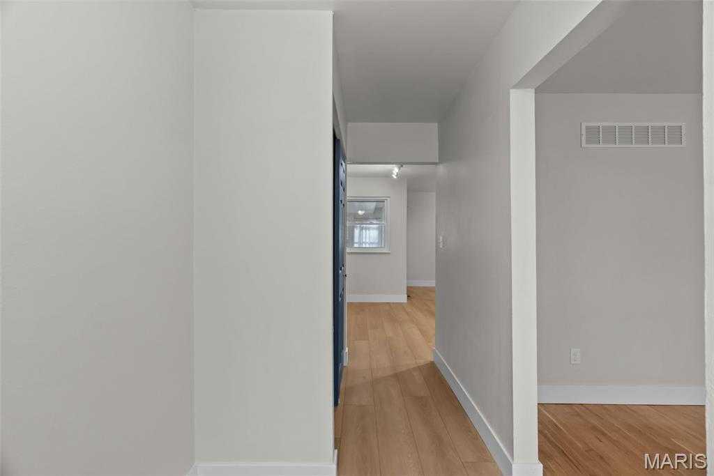 2668 Midland Ridge Drive St. Louis, MO 63114 - Photo 14 of 62