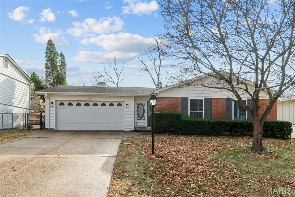 2668 Midland Ridge Drive St. Louis, MO 63114 - Photo 2 of 62