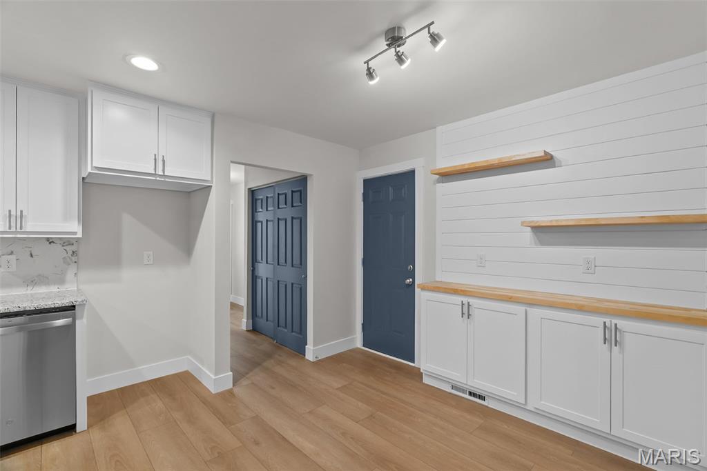 2668 Midland Ridge Drive St. Louis, MO 63114 - Photo 23 of 62