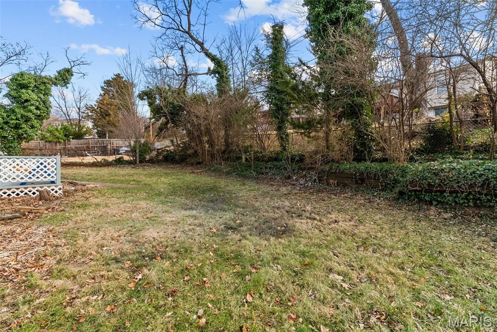 2668 Midland Ridge Drive St. Louis, MO 63114 - Photo 8 of 62