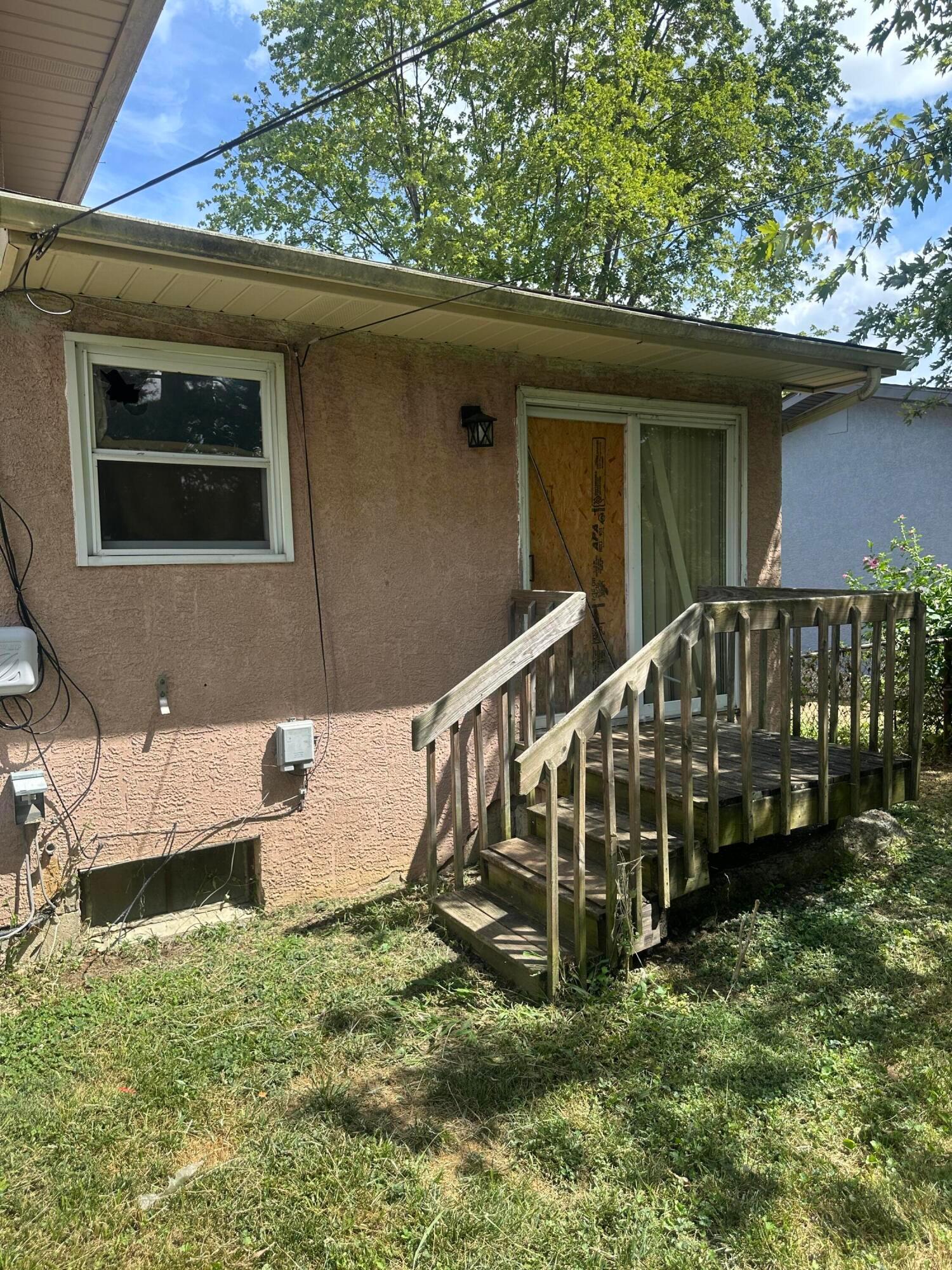 1595 Bostwick Road Columbus, OH 43227 - Photo 6 of 19 IMG_1102