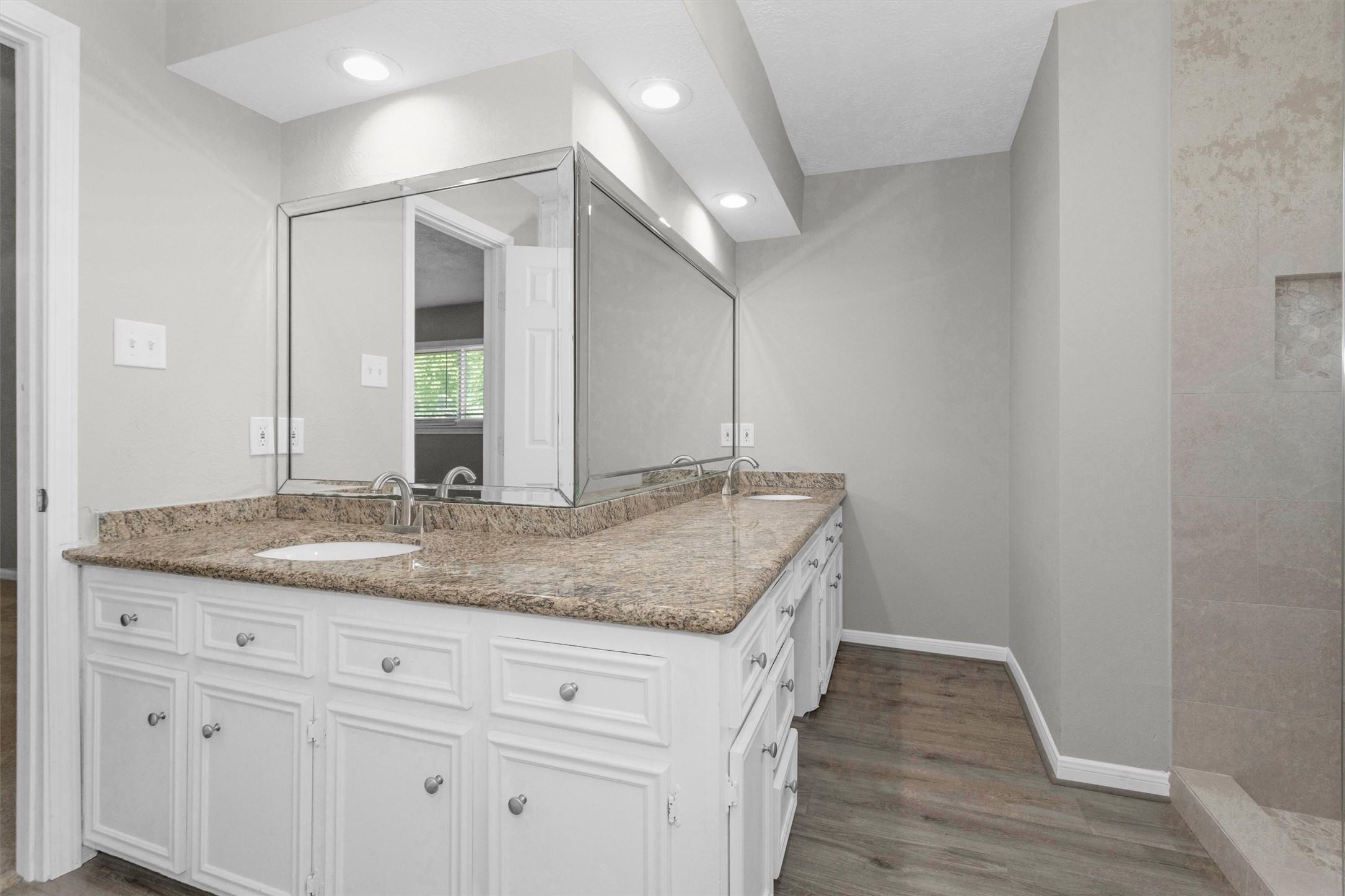 9115 Godstone Lane Spring, TX 77379 - Photo 26 of 46 This unique dual sink set up allows for ample storage and space.