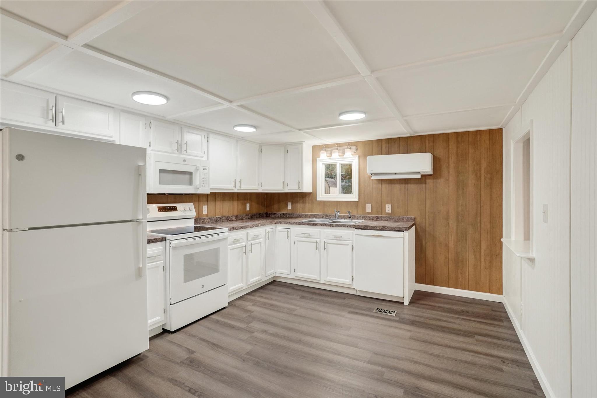 515 East Snyder Corner Road Red Lion, PA 17356 - Photo 9 of 29