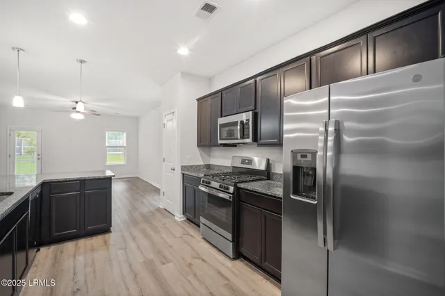 $425,000 | 98 Great Bend Drive, Beaufort, SC 29906