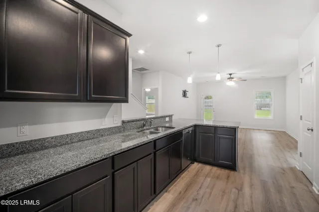 $425,000 | 98 Great Bend Drive, Beaufort, SC 29906